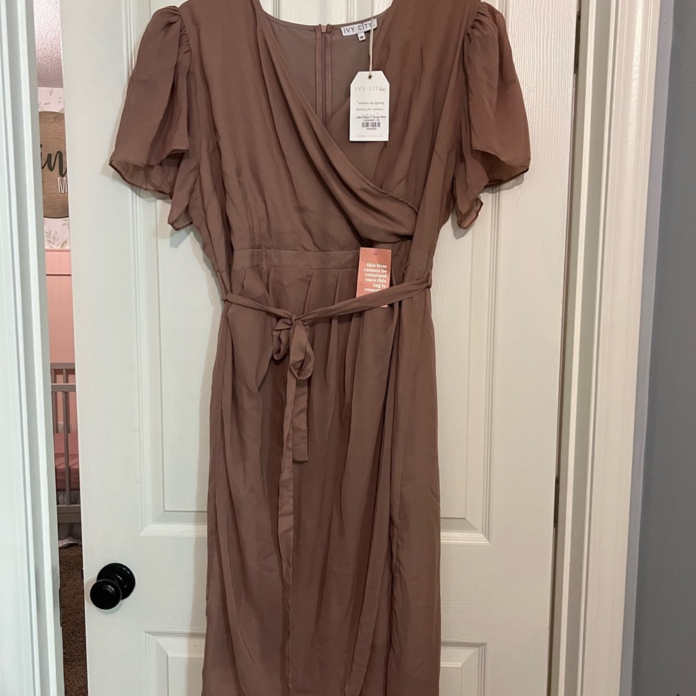 Ivy City Co Mauve Short Sleeve Dress